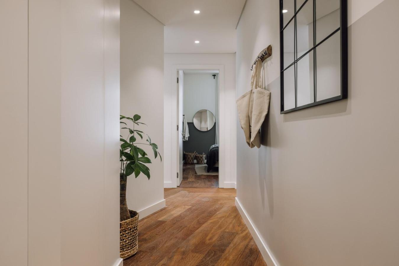 Apartment Asta - 2 Bedrooms In Santo Antonio Lisbon